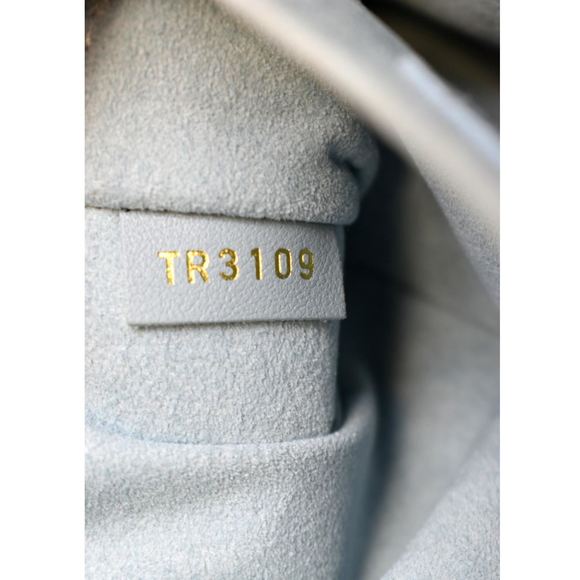 Louis Vuitton New Wave Quilted Leather Shoulder Bag Light Blue - Picture 12 of 12